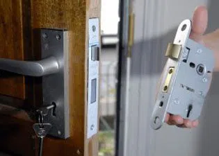 Aqua Locksmith Store Newark, NJ 973-869-7082 - 6-Locks-Replace